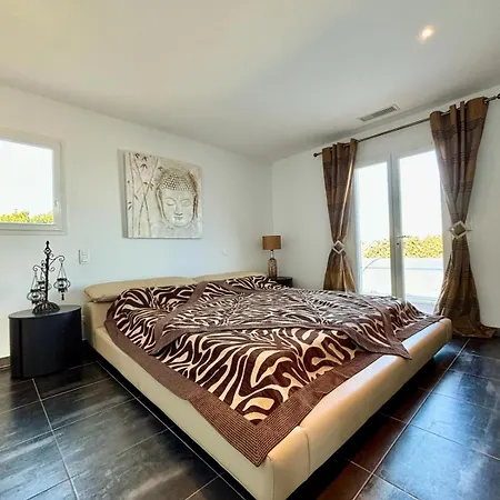 Les Oliviers Villa *