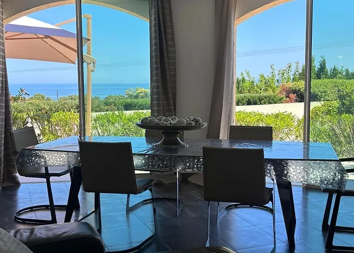 Les Oliviers Villa *