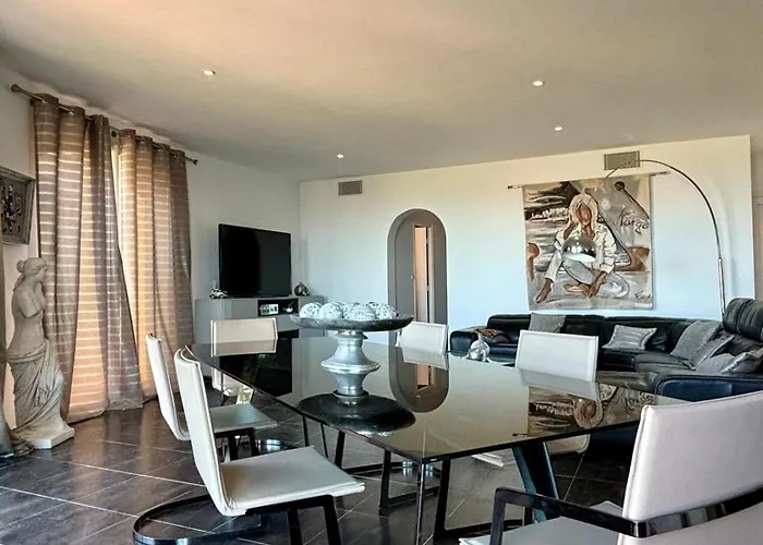 Vila Les Oliviers Monticello