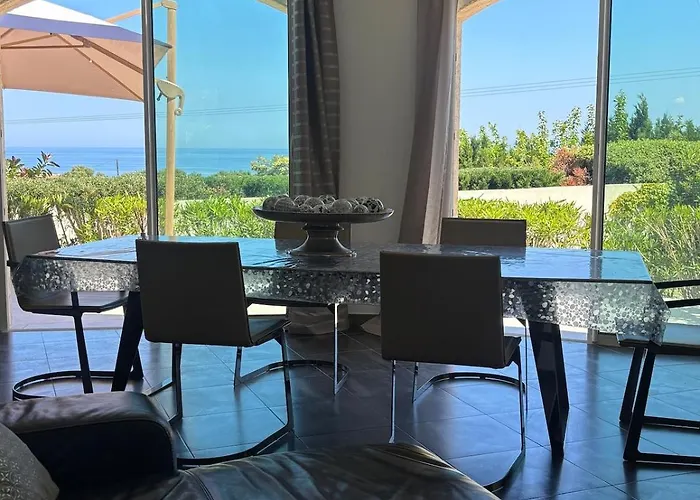 Les Oliviers Villa *